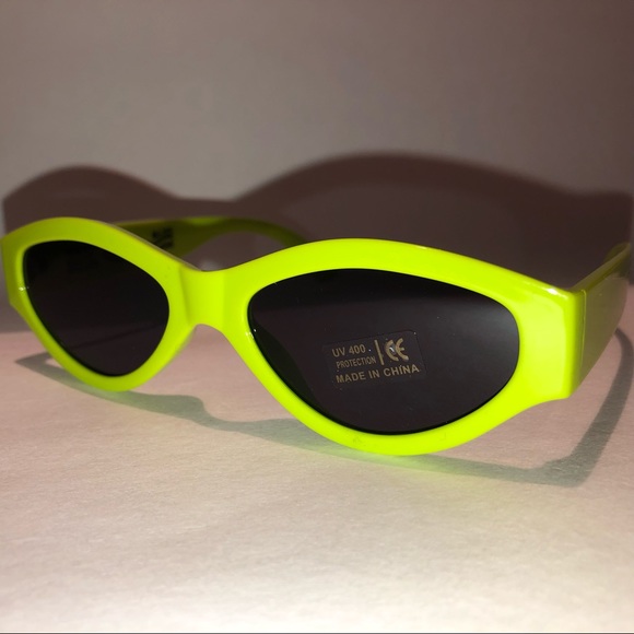 SALE Petals and Peacocks Sunglasses - Picture 6 of 9